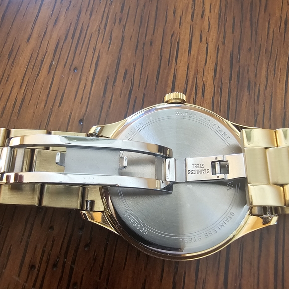 Bulova Men's Gold Tone Date Quartz Watch With White Dial - Needs Repairs - Picture 9 of 10